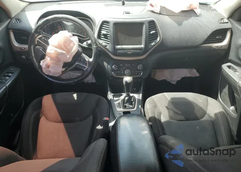 2016 Jeep Cherokee Latitude z USA, uszkodzony, nr VIN 1C4PJLCS1GW347533